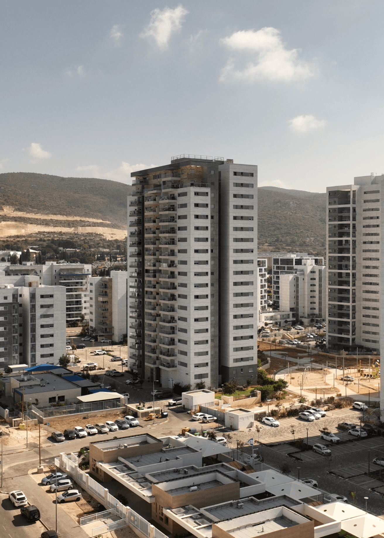 HaHotrim, Tirat HaCarmel